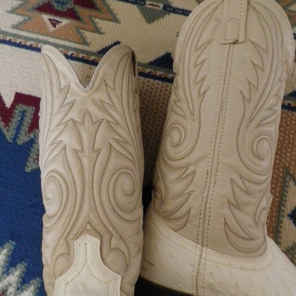 LIKE NEW VERY LITTLE WEAR ON THE SOLES - Men's cream ostrich skin western boots - Picture 7 of 7